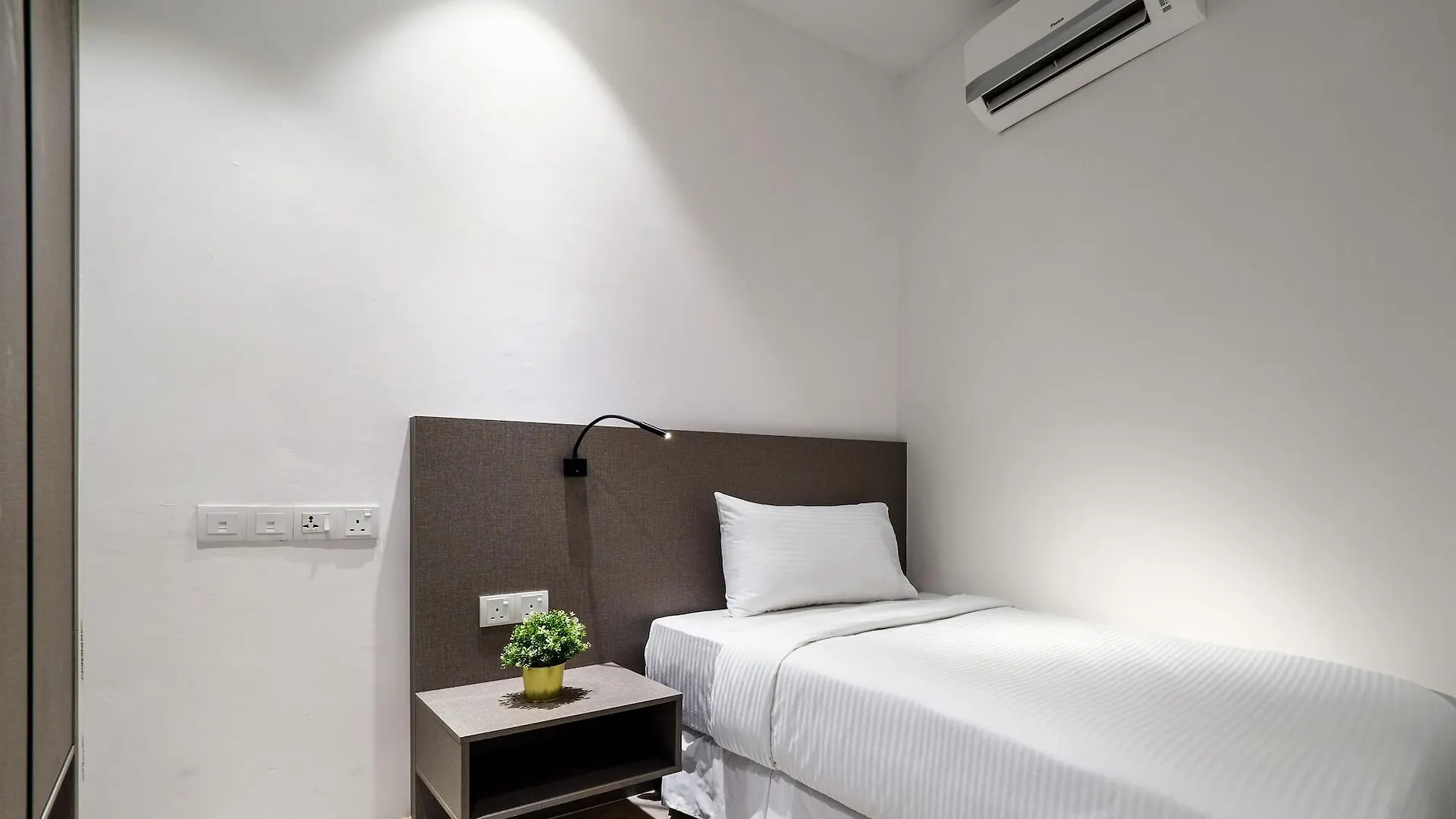 Hutton Central Hotel George Town