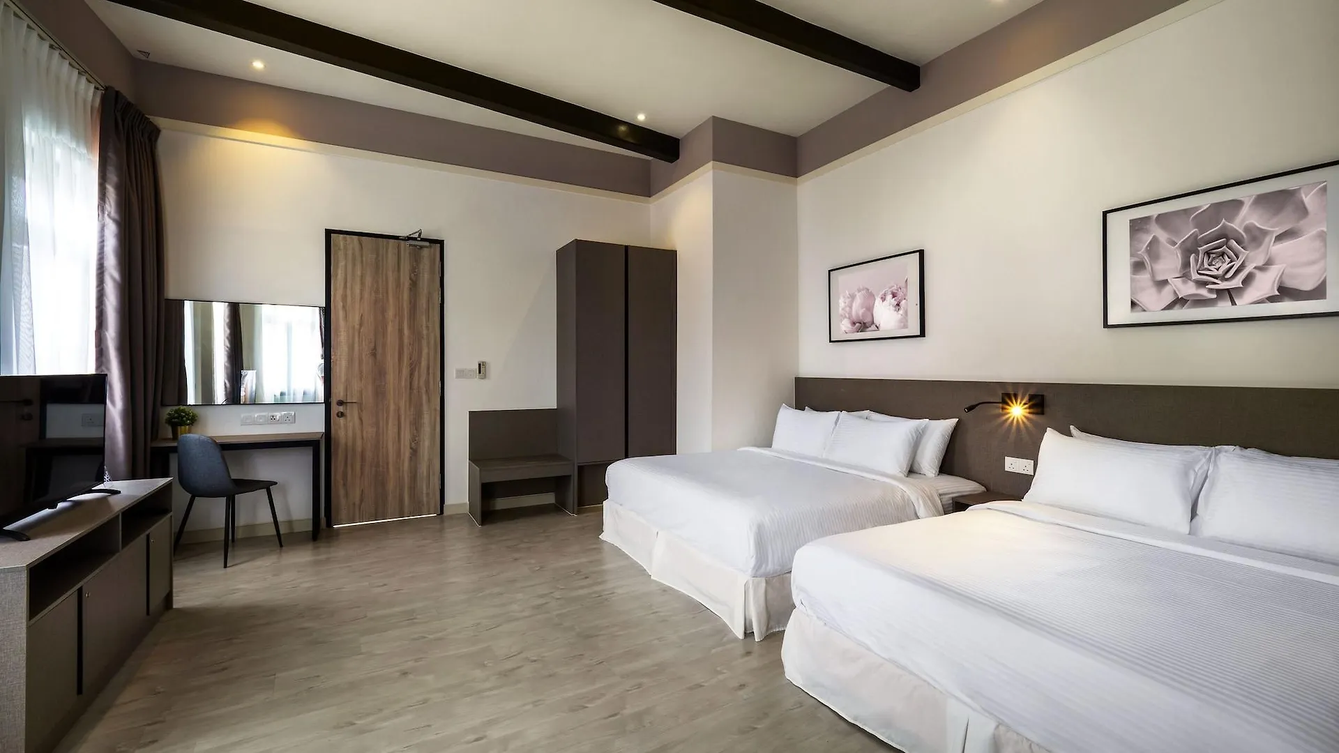 Hutton Central Hotel George Town