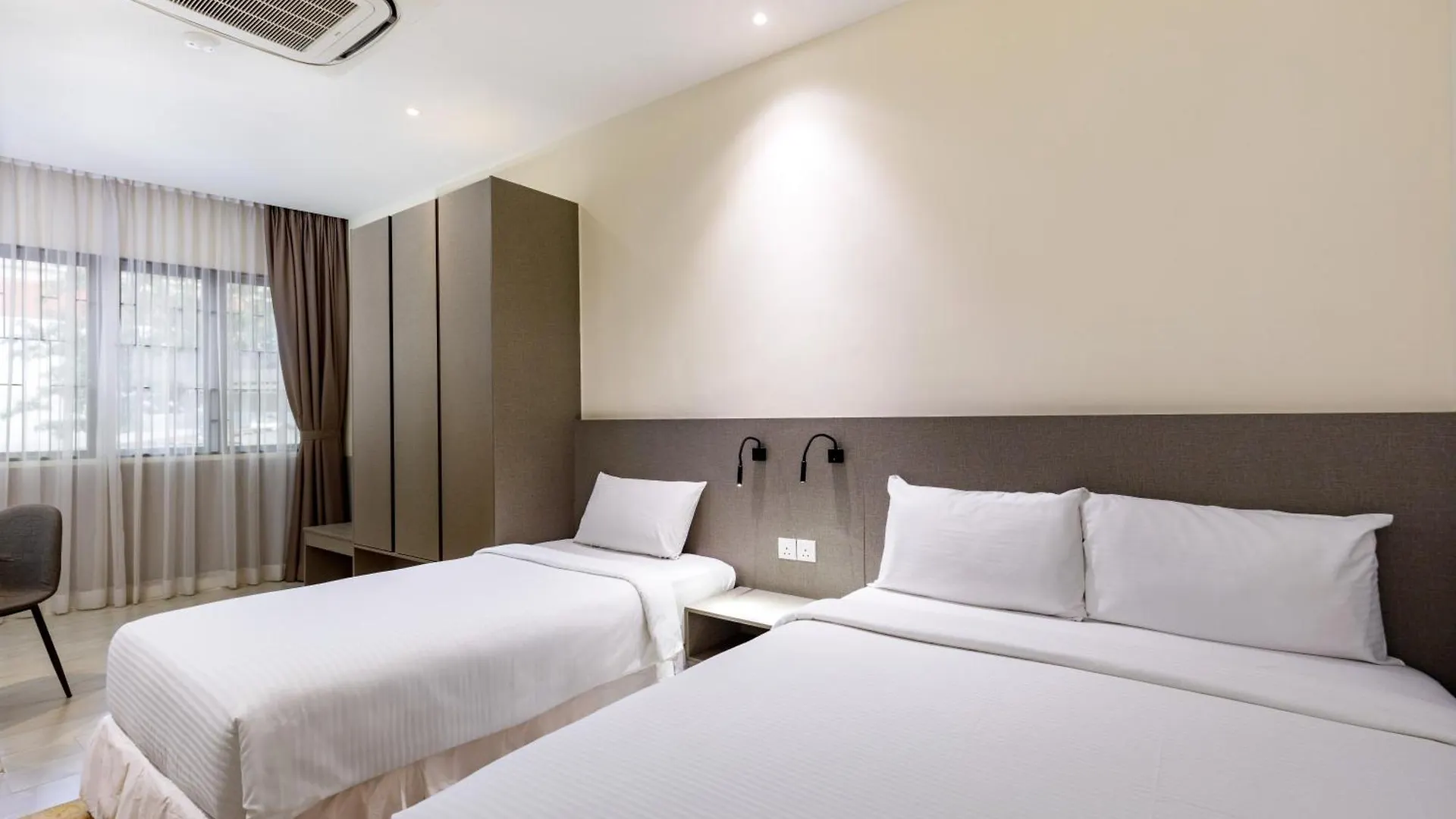Hutton Central Hotel George Town
