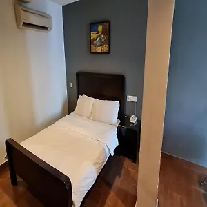 Hotel O Crossroads ***